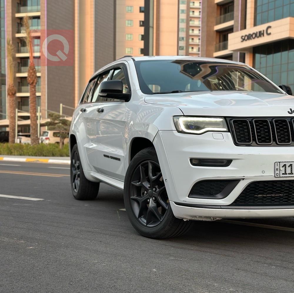 جیپ گراند شیرۆکی